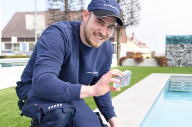 Startseite 3 Auf die regelmäßige Schwimmbadpflege kommt es an